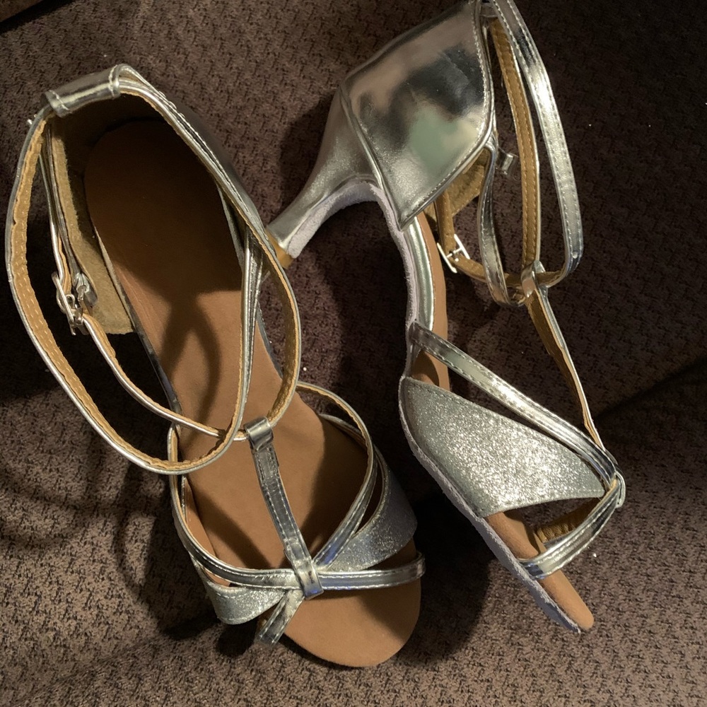 Dance sandals